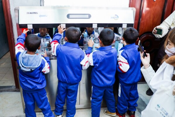 青海鄒凌玉樹第一希望小學(xué)沁園水站于2021年建成使用