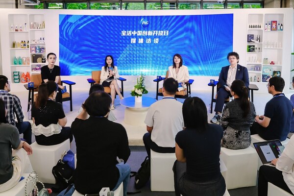 圖為創(chuàng)新開放日媒體訪談 圖為創(chuàng)新開放日媒體訪談