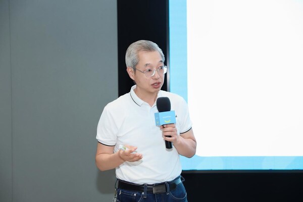 江蘇省人民醫(yī)院（南京醫(yī)科大學(xué)一附院）營養(yǎng)科主任、內(nèi)分泌科副主任馬向華