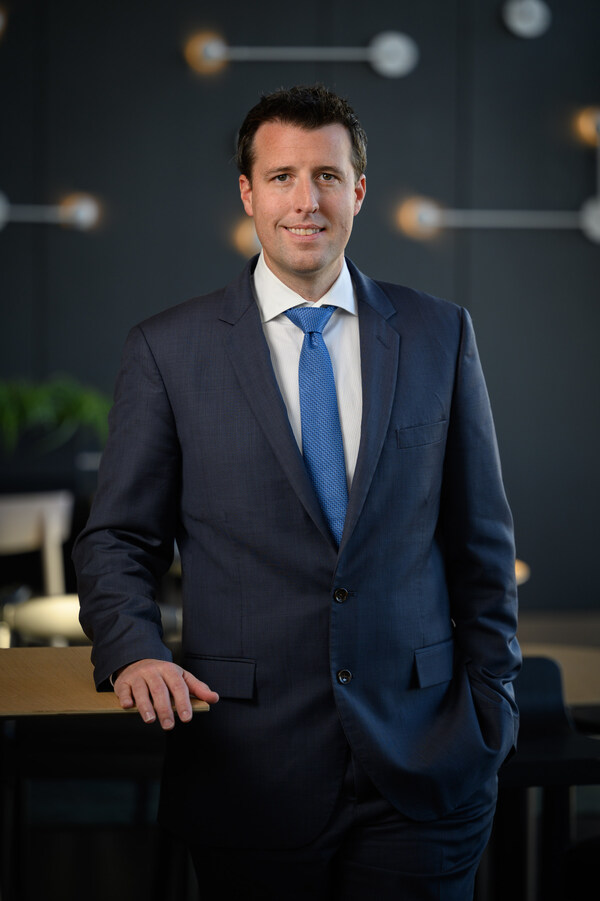 Berlin Heals首席執(zhí)行官John Brumfiel Berlin Heals首席執(zhí)行官John Brumfiel