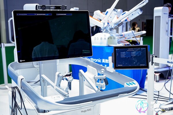 美敦力Hugo手術機器人展出現場圖