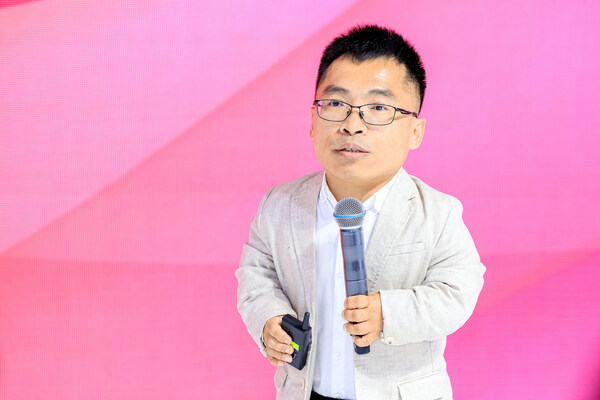 蔻德罕見病中心創(chuàng)始人&主任、瑞鷗公益基金會聯(lián)合創(chuàng)始人&秘書長黃如方