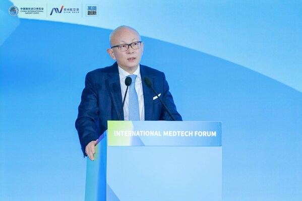 進(jìn)博會(huì)展商聯(lián)盟醫(yī)療器械專(zhuān)業(yè)委會(huì)會(huì)長(zhǎng)單位代表、碧迪醫(yī)療全球高級(jí)副總裁、大中華區(qū)總經(jīng)理鄧建民