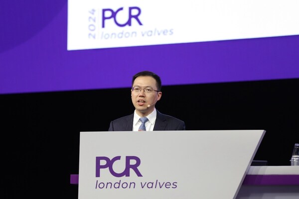 圖為中山醫(yī)院魏來(lái)教授在會(huì)上做分享