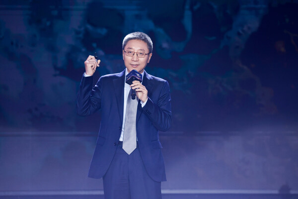 明亞保險經紀股份有限公司總裁楊臣發(fā)表演講