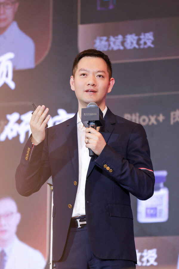 歐萊雅皮膚科學(xué)美容事業(yè)部醫(yī)學(xué)總監(jiān)劉飛博士 現(xiàn)場(chǎng)分享