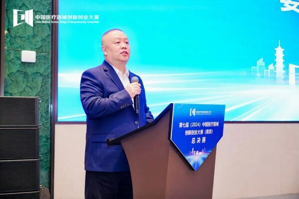國(guó)家醫(yī)療器械產(chǎn)業(yè)技術(shù)創(chuàng)新聯(lián)盟理事長(zhǎng)、中國(guó)醫(yī)療器械行業(yè)協(xié)會(huì)常務(wù)副會(huì)長(zhǎng)姜峰