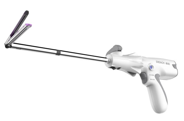 圖為&ldquo;睿志90&deg;超大彎轉(zhuǎn)角度智能電動(dòng)腔鏡吻合器&rdquo;