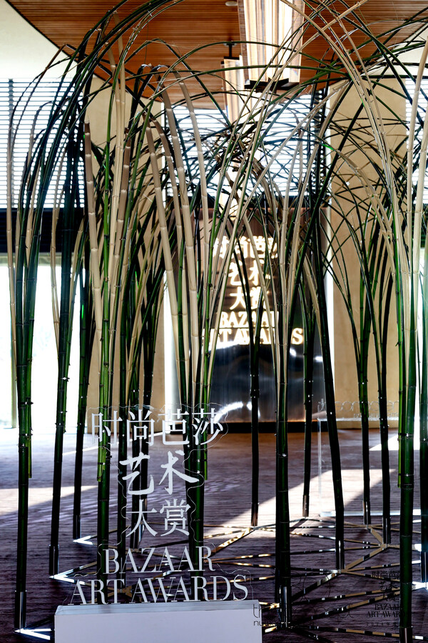 概念180聯(lián)合當(dāng)代女性藝術(shù)家吳笛笛特別呈現(xiàn)品牌主題藝術(shù)裝置