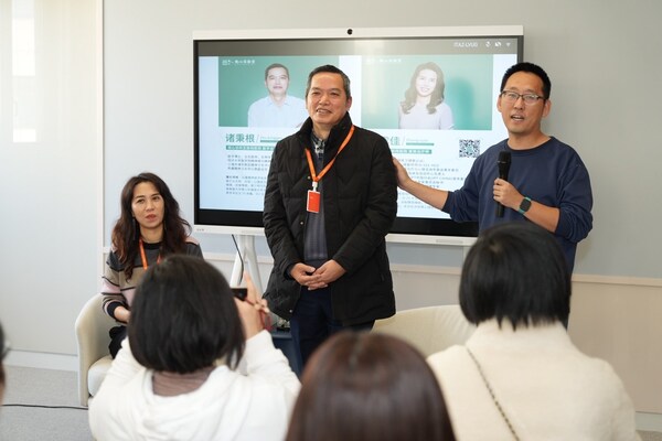 張露佳、諸秉根教授、韓冰