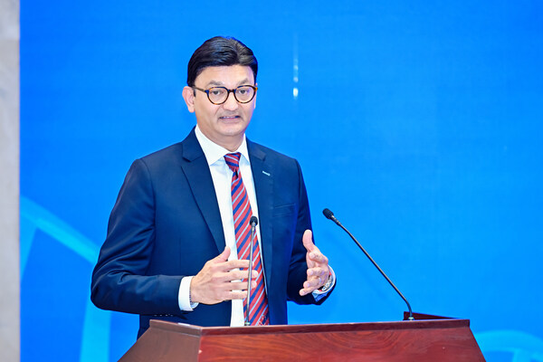 武田制藥全球高級(jí)副總裁、數(shù)字化科技創(chuàng)新能力解決方案及服務(wù)全球負(fù)責(zé)人Sanjay Patel先生