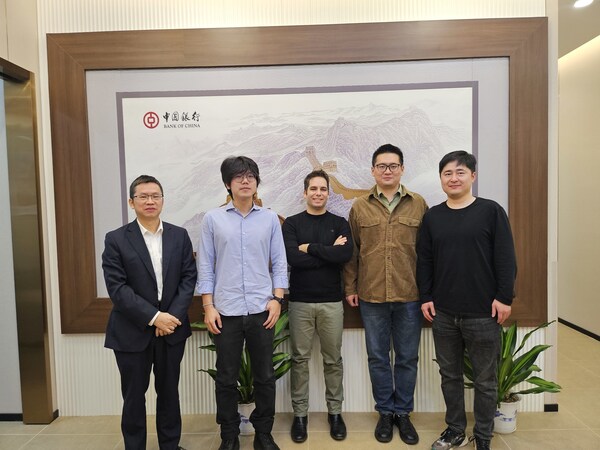 Nahum Ferera, the company CEO & Co- founder together with Han Pengxiang 韓鵬祥Senior China Clinical Manager, Zhao Xinshan 趙新山 China Clinical Manager and the bank representative. Nahum Ferera, the company CEO & Co- founder together with Han Pengxiang 韓鵬祥Senior China Clinical Manager, Zhao Xinshan 趙新山 China Clinical Manager and the bank representative.