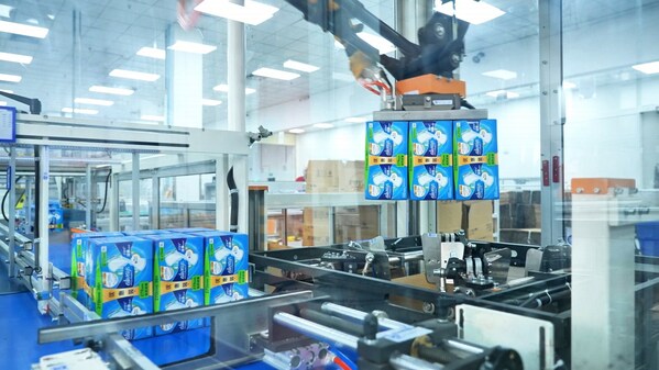 護(hù)舒寶燈塔工廠全自動(dòng)化生產(chǎn)線