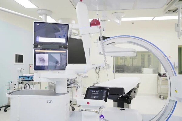 上海和睦家醫(yī)院也成為我國(guó)非公醫(yī)療領(lǐng)域首家引入lon支氣管鏡機(jī)器人的機(jī)構(gòu)