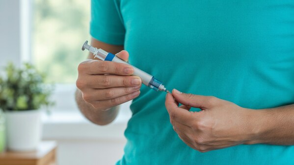 患者日常使用胰島素筆場景示意圖