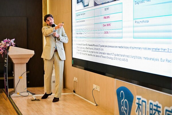 來(lái)自Mayo Clinic的Sebastian Fernandez-Bussy教授是國(guó)際知名肺部微創(chuàng)診療領(lǐng)域的專家