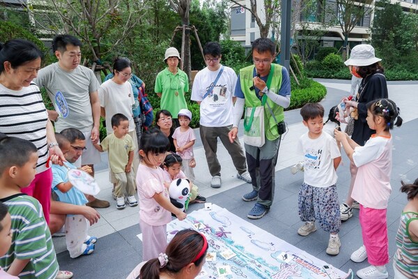 親子家庭共同構(gòu)建微型“牧場(chǎng)生態(tài)鏈”