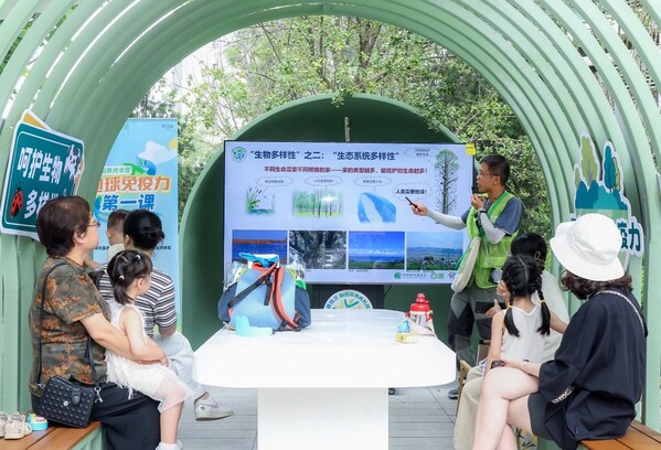 家長課堂圍繞“地球免疫力”和“寶寶免疫力”展開生動(dòng)講解