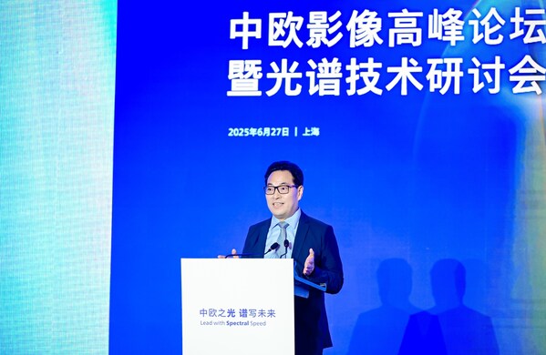 中華醫(yī)學(xué)會放射學(xué)分會主任委員劉士遠(yuǎn)教授發(fā)表開幕致辭