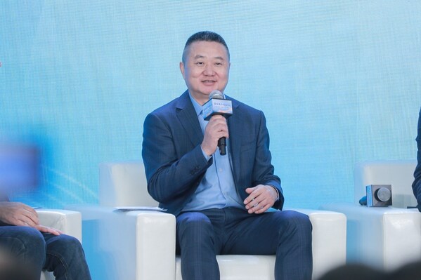 無限極（中國）有限公司行政總裁黃健龍先生