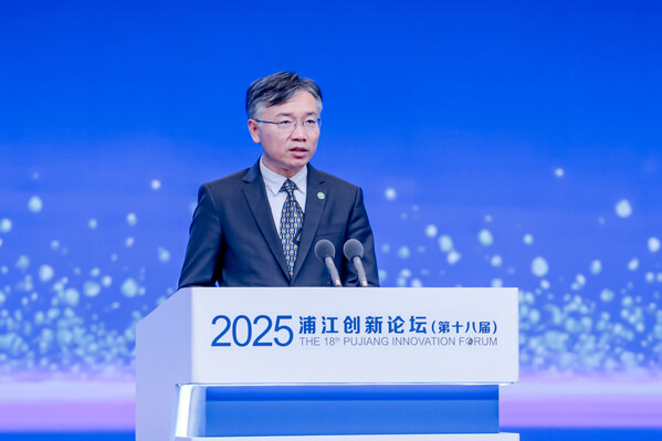 駱大進在啟動儀式上致辭