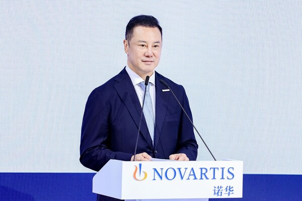 諾華公司中國區(qū)總裁兼董事總經(jīng)理李堯